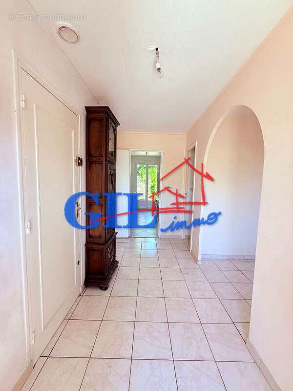 Maison à SAVIGNY-LE-TEMPLE