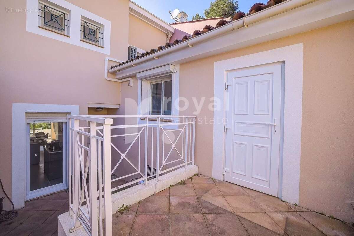 Maison à MOUGINS