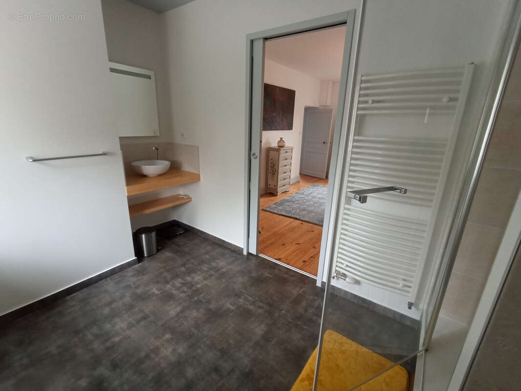 Maison à SAINT-GEORGES-DE-LIVOYE