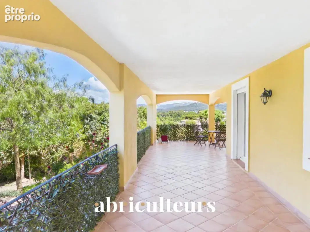 Maison avec jardin, piscine et parking en vente à  Six-Fours-les-Plages (83140) - photo 17
