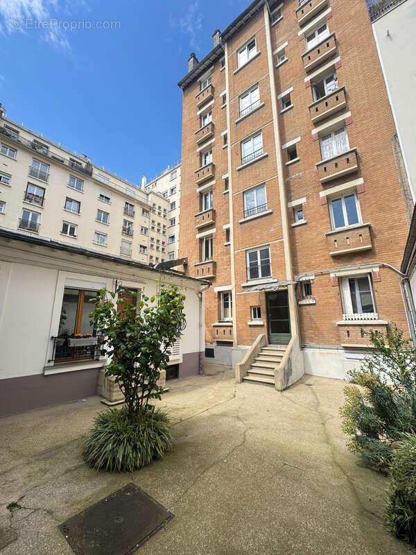 Appartement à PARIS-20E