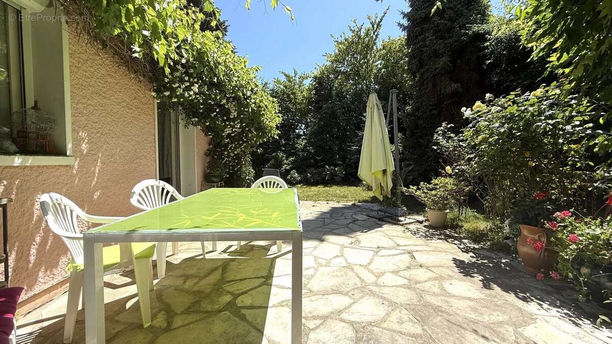 Maison à BOUFFEMONT