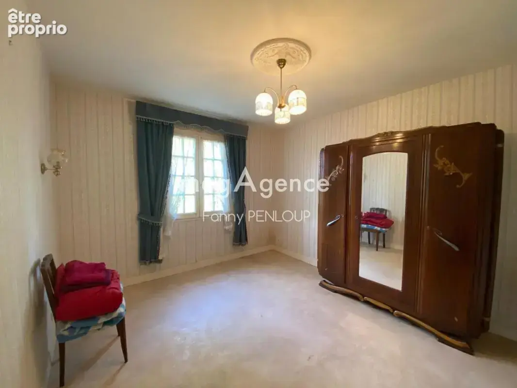 LE VAL SAINT-PERE 50300 : Maison de 138 m2 sur sous-sol complet et dépendance de 70 m2 - photo 4