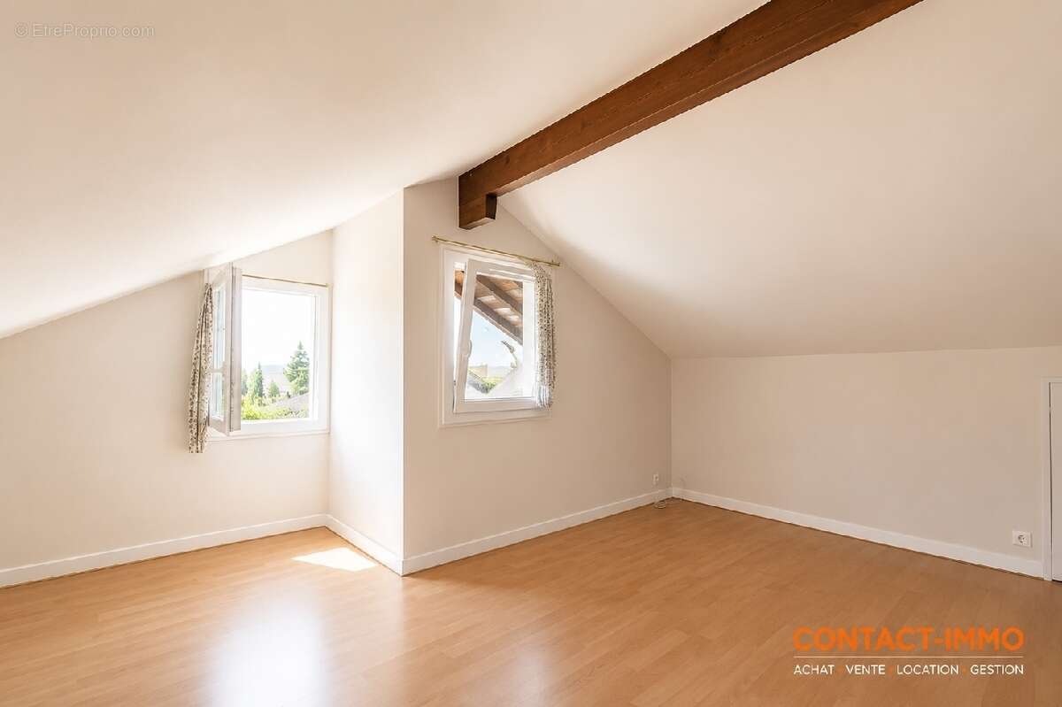 Maison 80 m² à Yerres  - photo 8