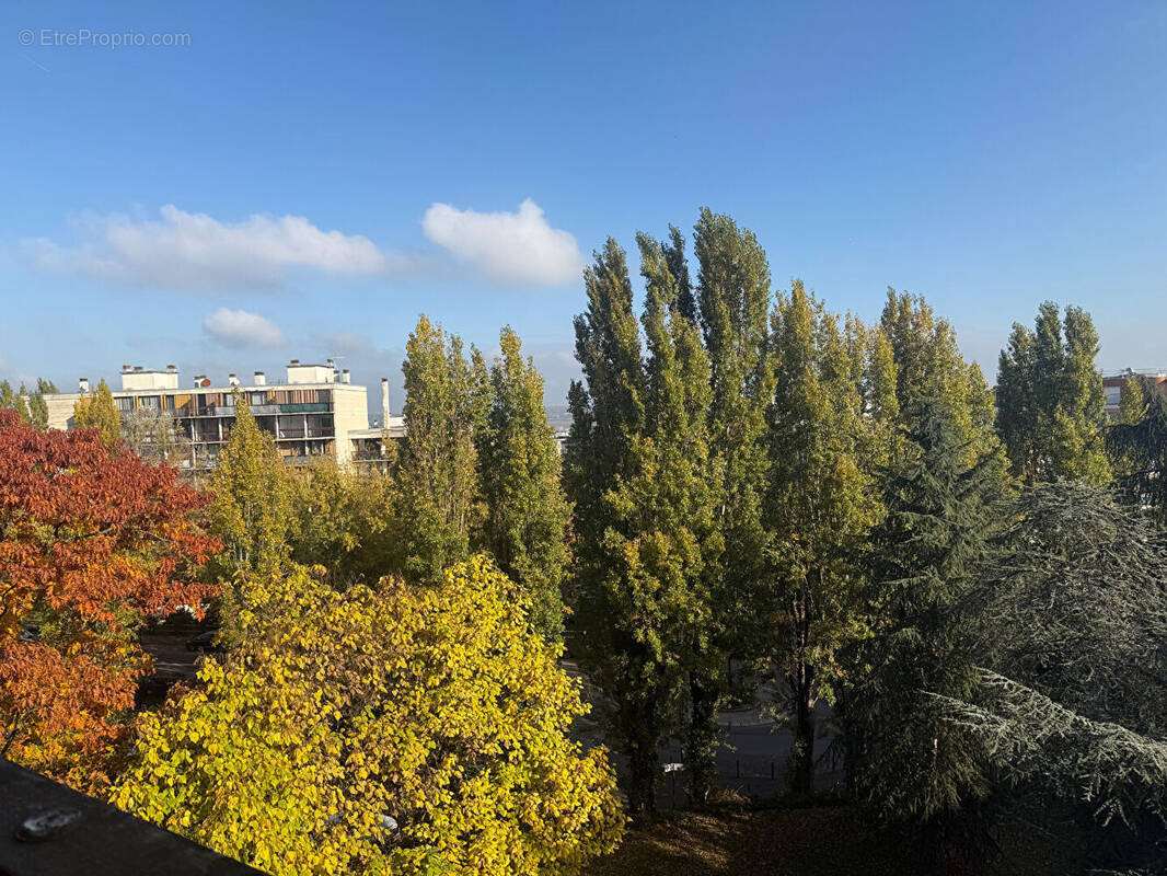 Appartement à FONTENAY-LE-FLEURY