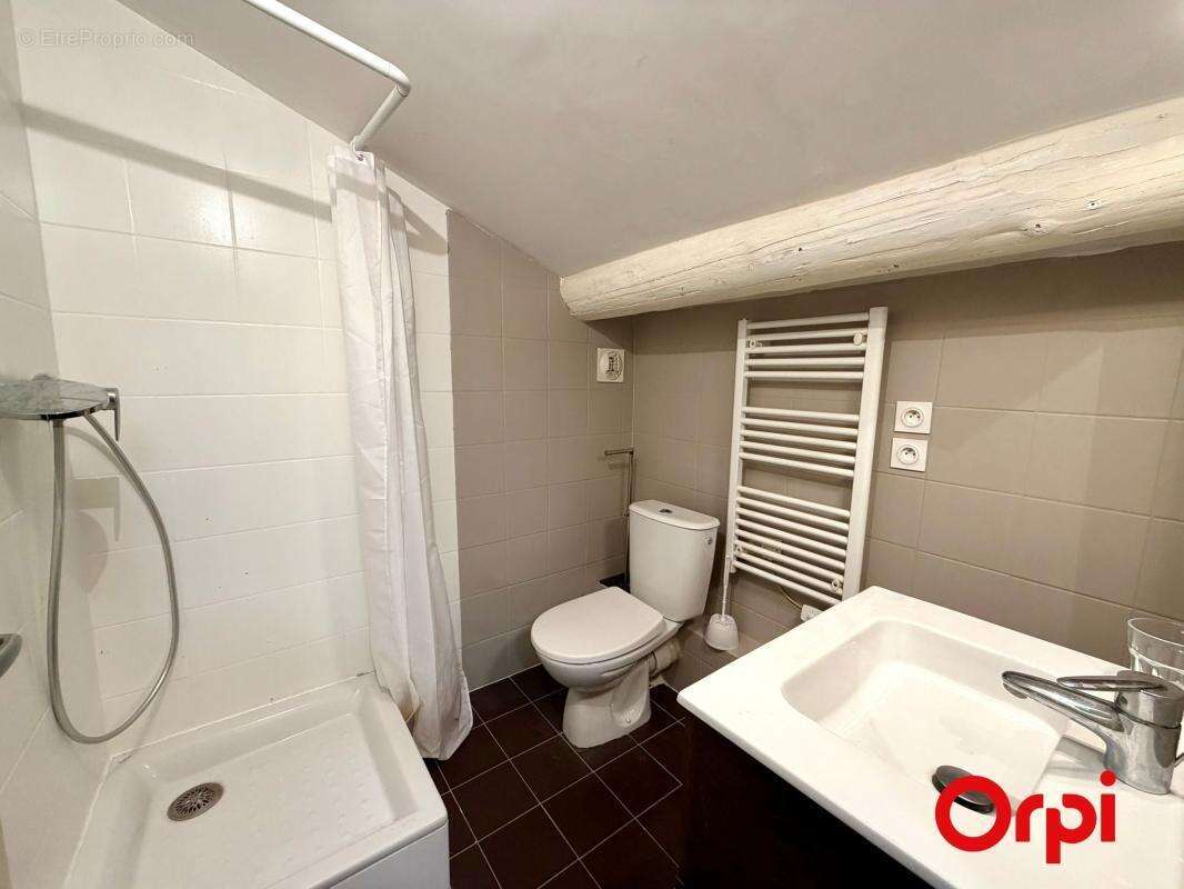 Appartement à MARSEILLE-2E