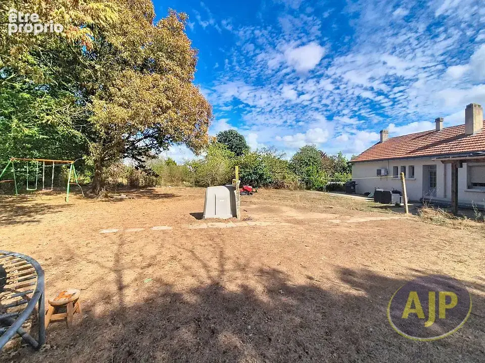 Maison Montaigu Vendee 4 pièce(s) 105 m2 - photo 13