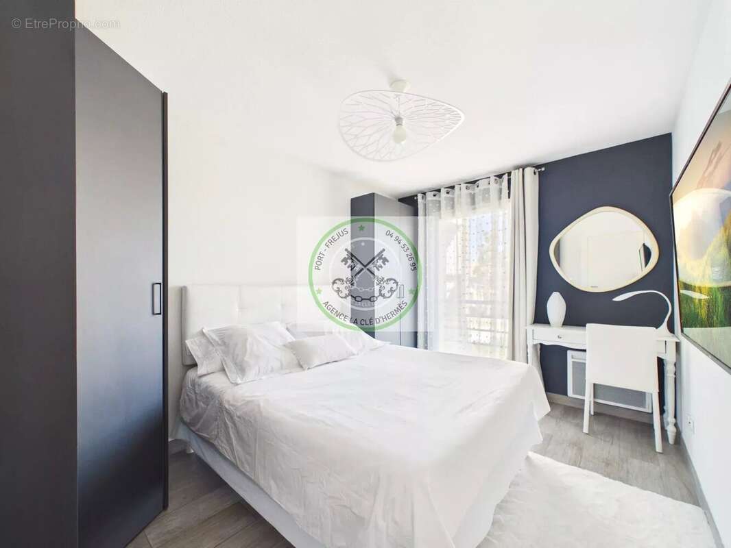 Appartement à ROQUEBRUNE-SUR-ARGENS
