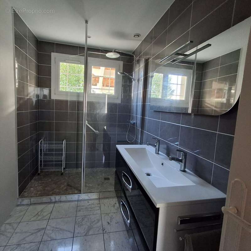 Maison 115 m² à Puymoyen  - photo 5