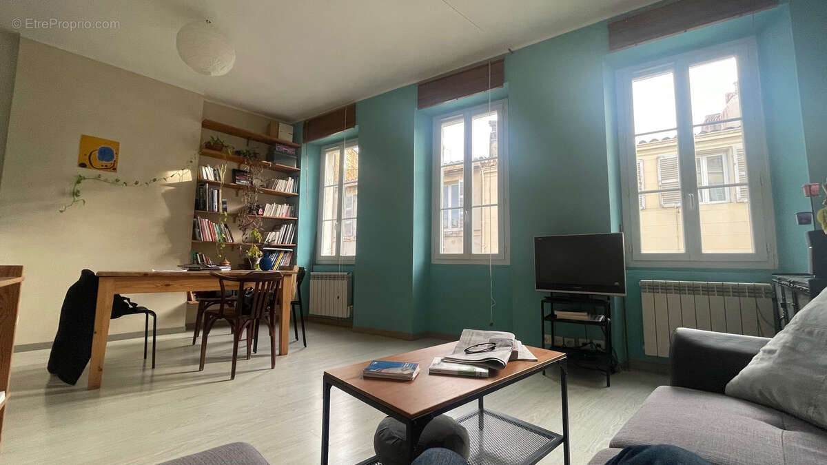Appartement à MARSEILLE-5E
