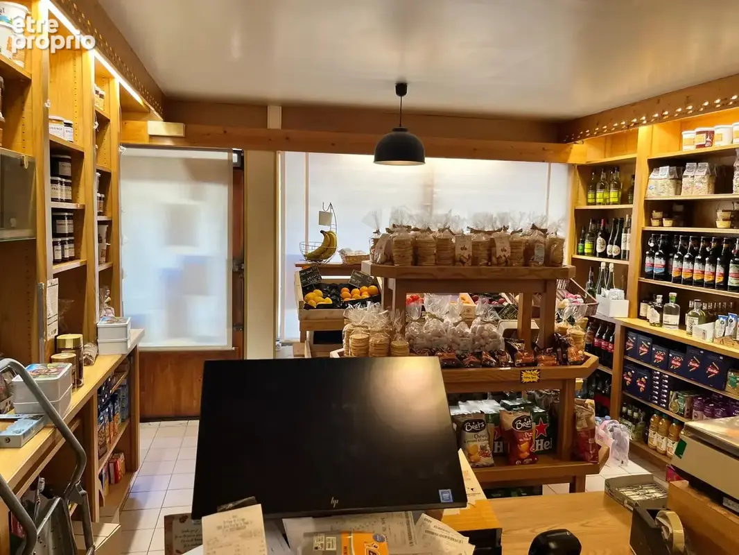 Bar, épicerie et murs commerciaux en station de ski - photo 10