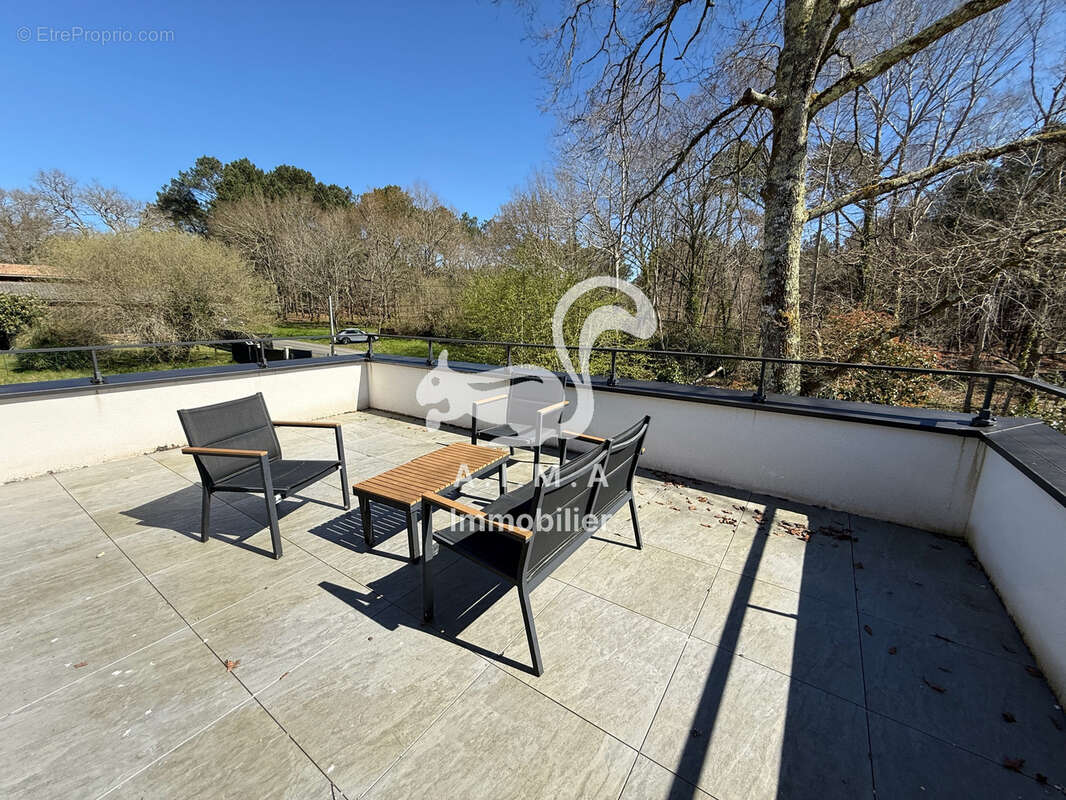 Mios, contemporaine récente avec de belles prestations - photo 6