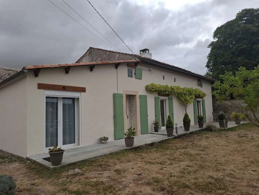 Maison à PAIZAY-LE-CHAPT