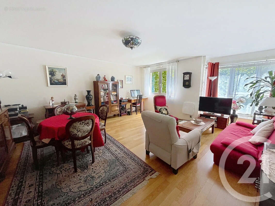Appartement à PARIS-14E