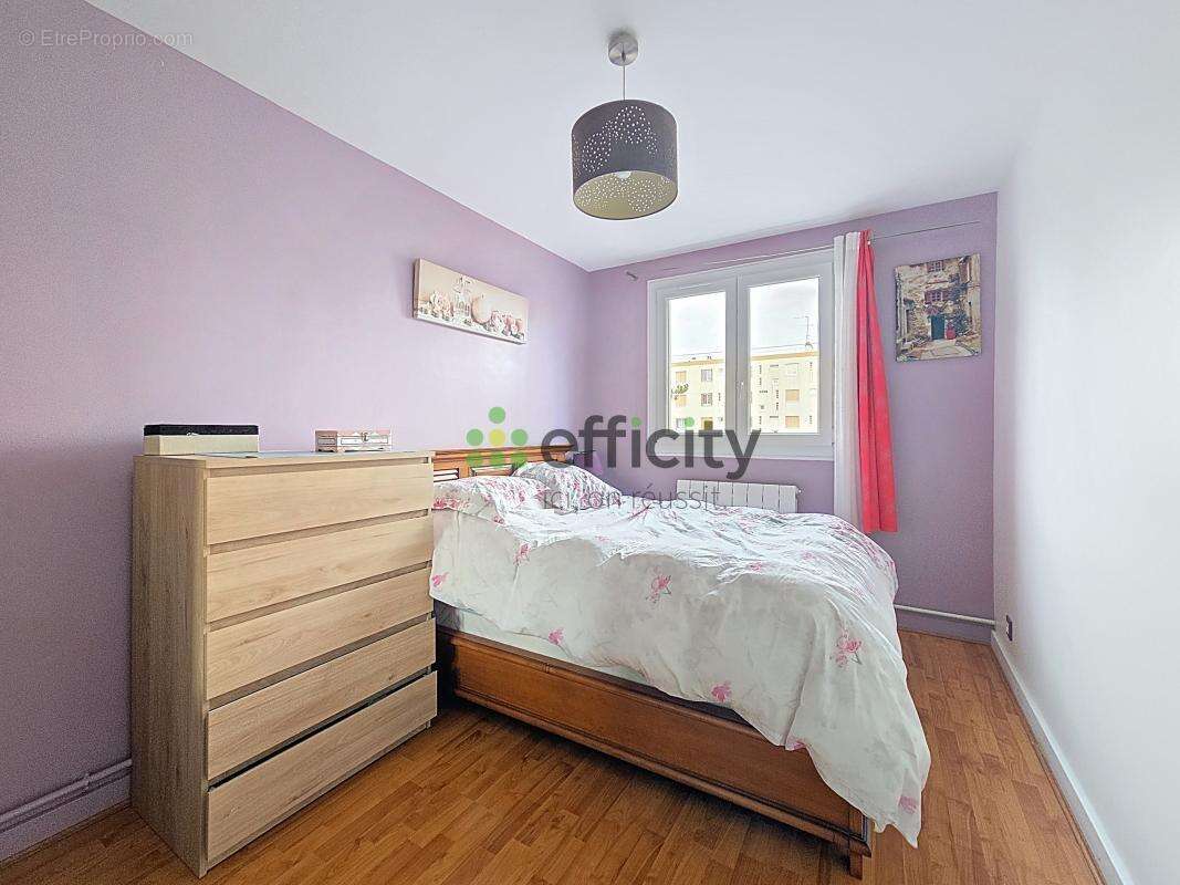 Appartement à LE PLESSIS-TREVISE