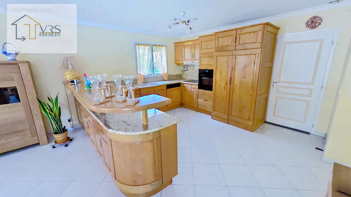 Superbe villa t5 157 m2   piscine, grand terrain 893 m2, garage et atelier   quartier residentiel recherché - photo 14