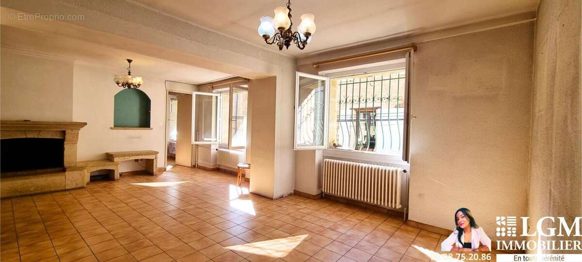 Rognes -Maison de village de caractère 130m² – garage – cave – terrasse - photo 2