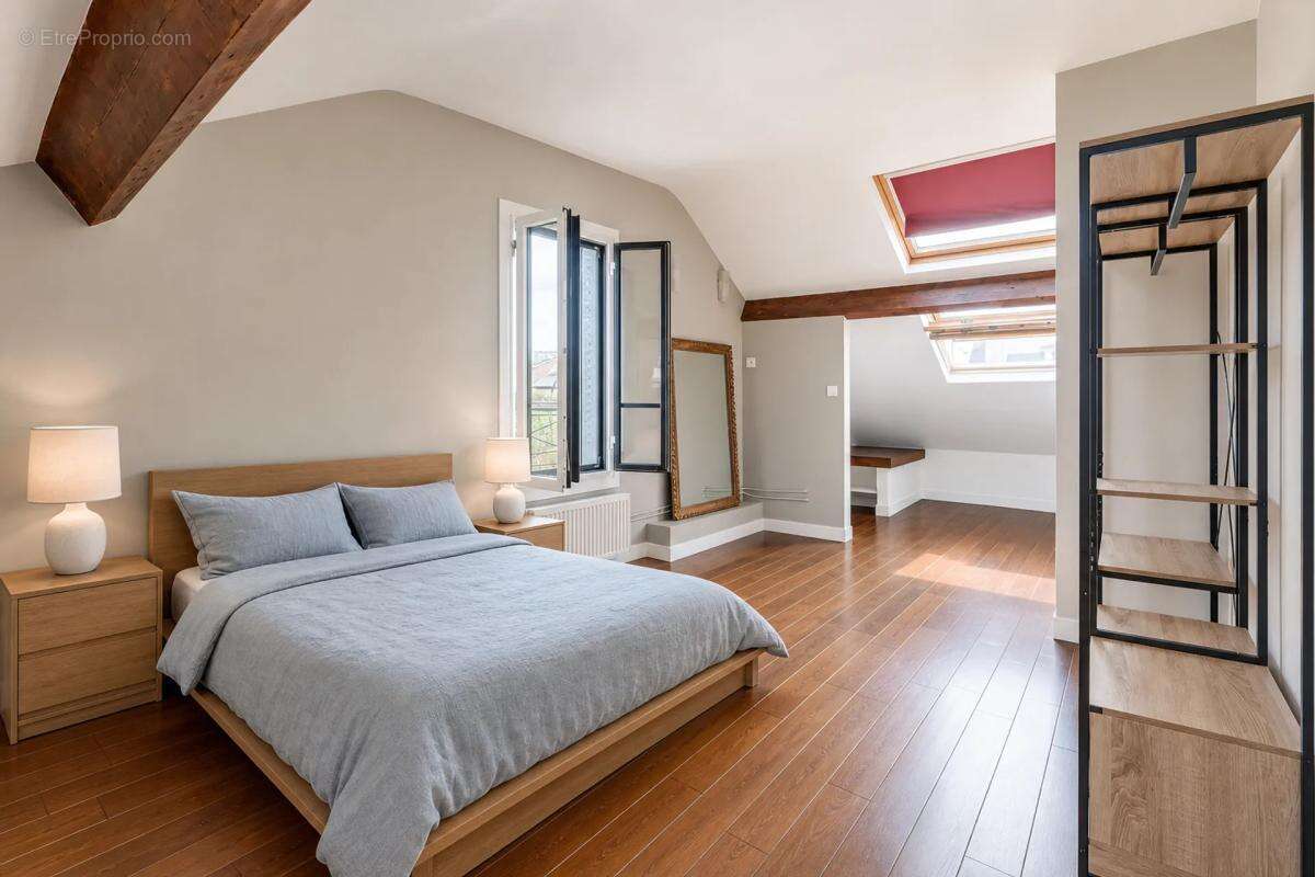 Maison à LA GARENNE-COLOMBES