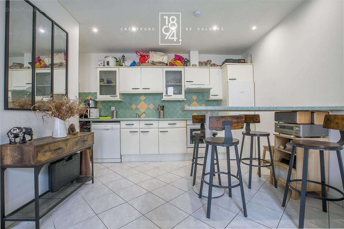 Appartement à MARSEILLE-7E