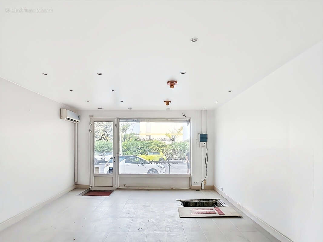 Commerce à MARSEILLE-9E