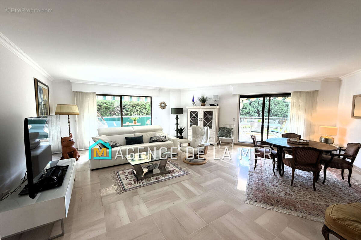 Appartement à MANDELIEU-LA-NAPOULE