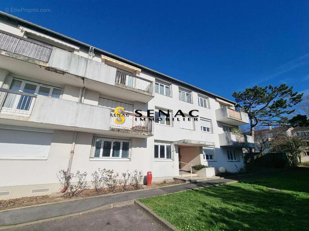 Appartement à FREPILLON