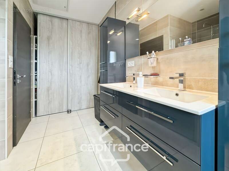 Maison à CLONAS-SUR-VAREZE