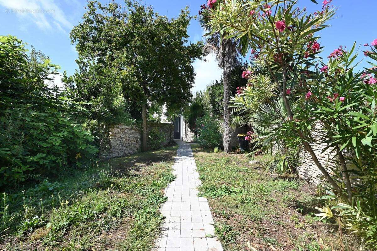 Maison à LES PORTES-EN-RE