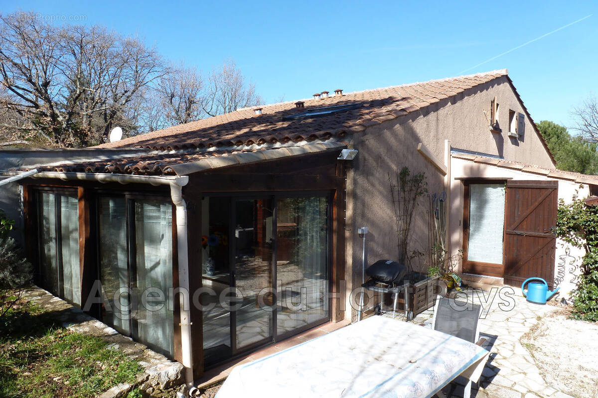 Maison à SAINT-CEZAIRE-SUR-SIAGNE