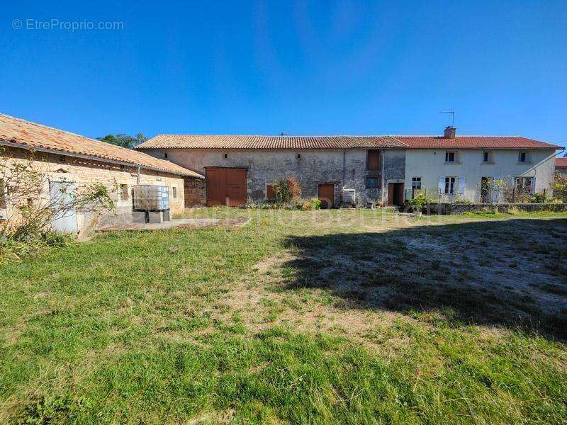 Maison à SAUZE-VAUSSAIS