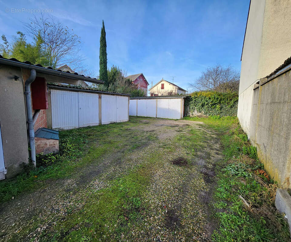 Parking à DEUIL-LA-BARRE