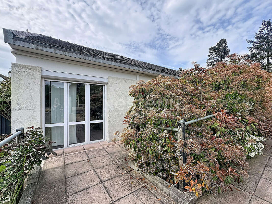 Commerce à LAMORLAYE