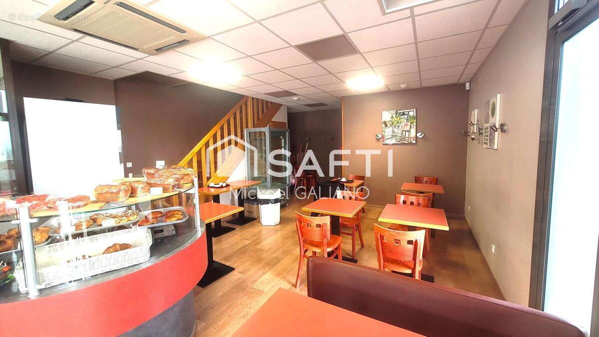 Photo 2 - Commerce à VOIRON