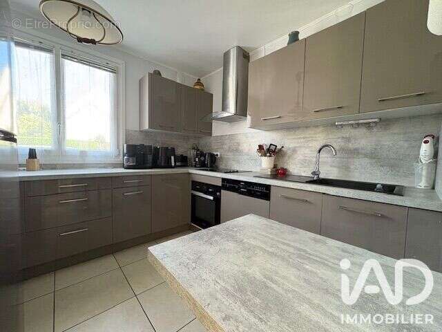 Appartement 65 m² à Montigny-Le-Bretonneux  - photo 2