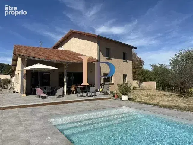 5 mn CHARLIEU maison avec vue et piscine - photo 20