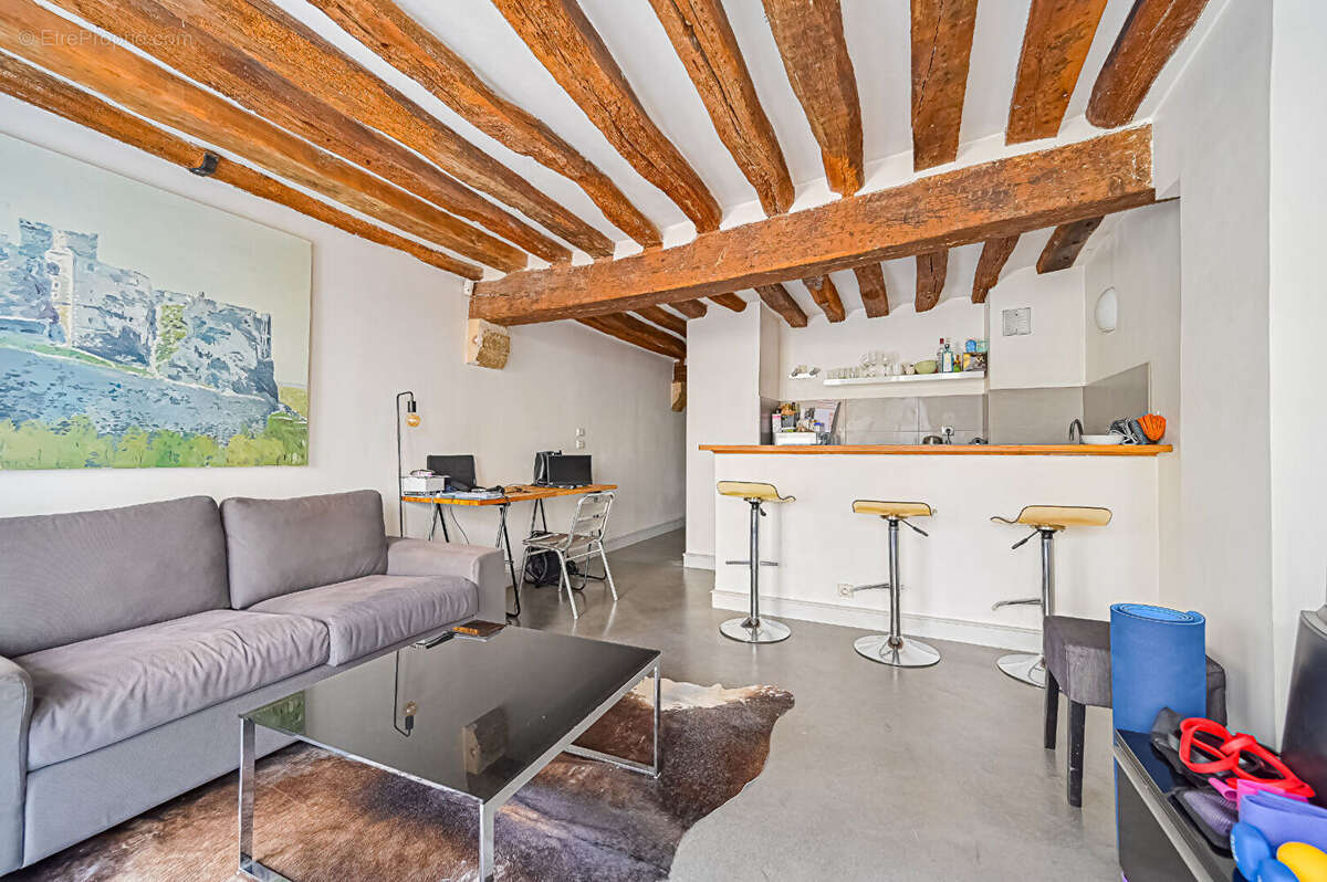 Appartement à PARIS-3E
