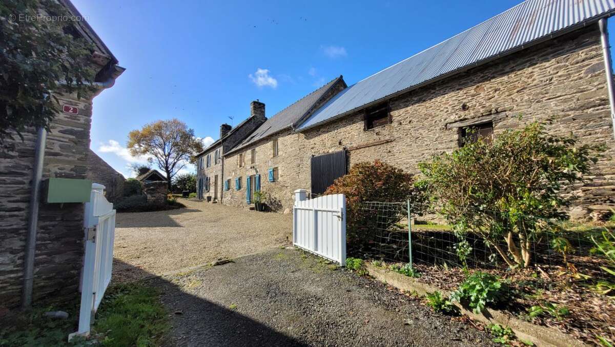Maison à MERLEAC