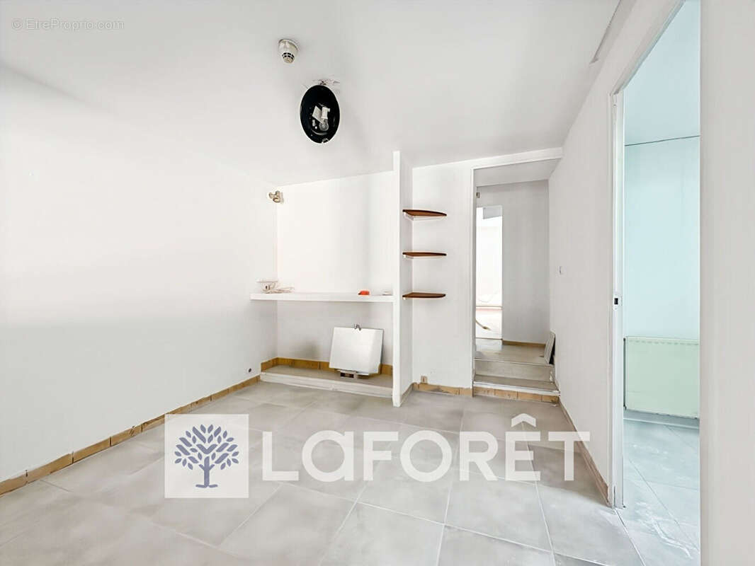 Maison à SAINT-GENIS-DE-SAINTONGE