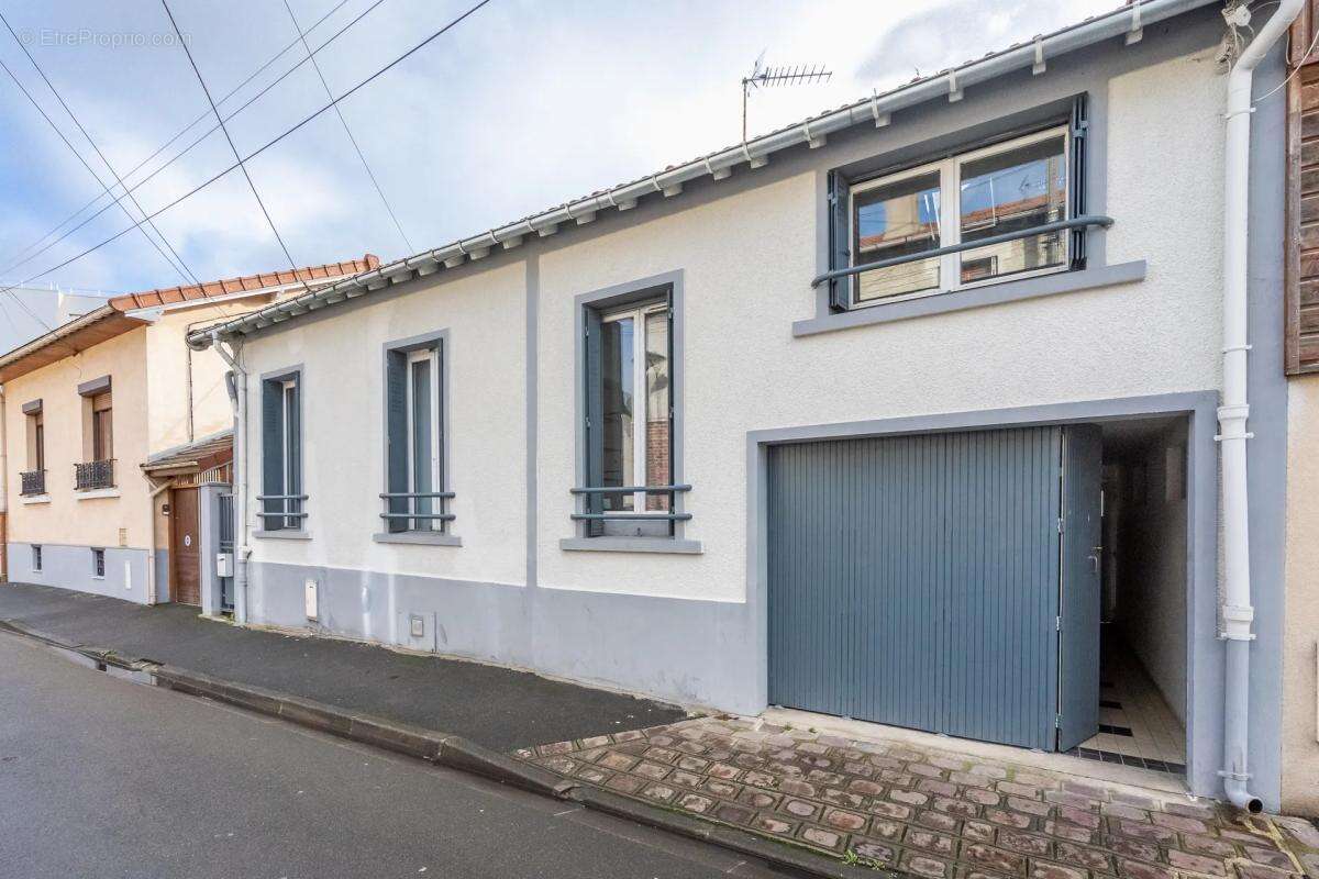 Maison à SAINT-DENIS