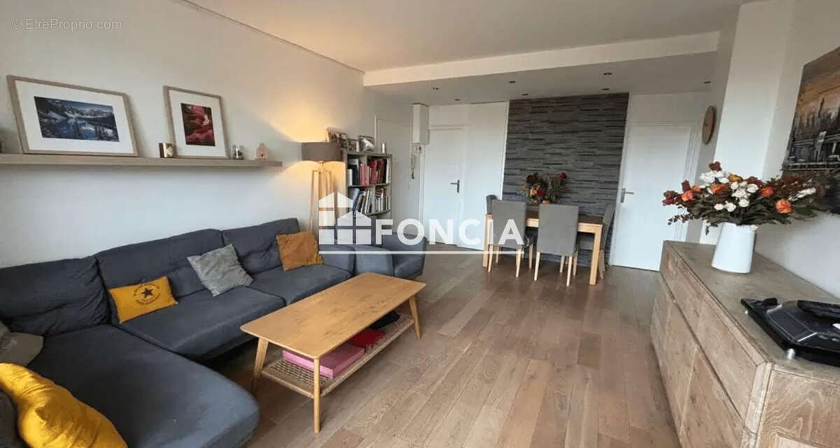 Massy- appartement 3 piéces traversant en dernier étage - photo 2
