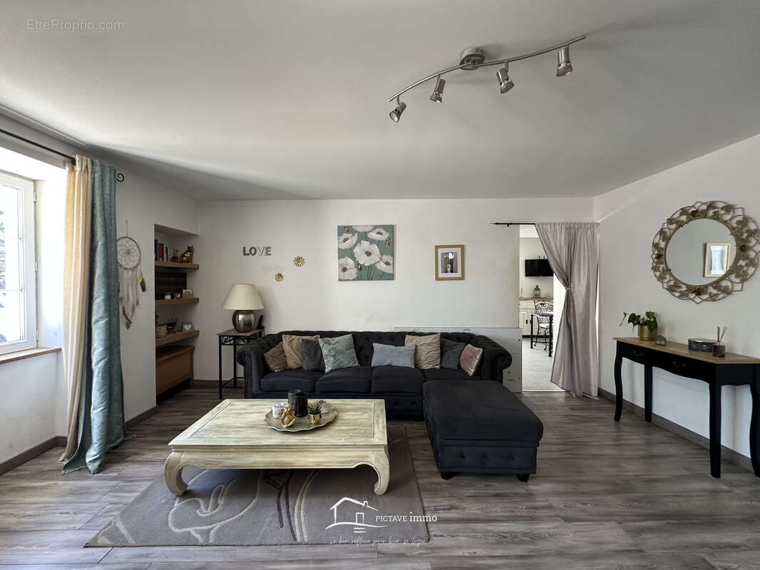 Maison de plain-pied avec piscine, dépendances et beau potentiel d’agrandissement - photo 5