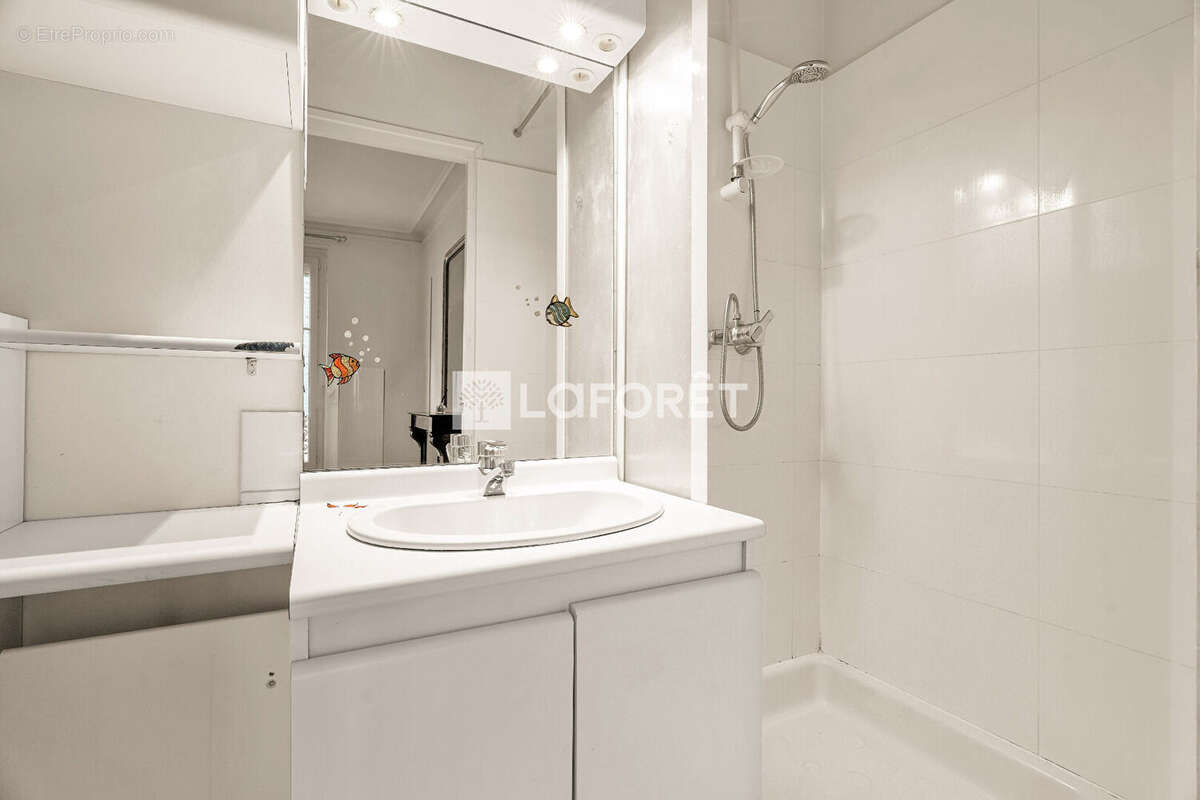Appartement à PARIS-17E