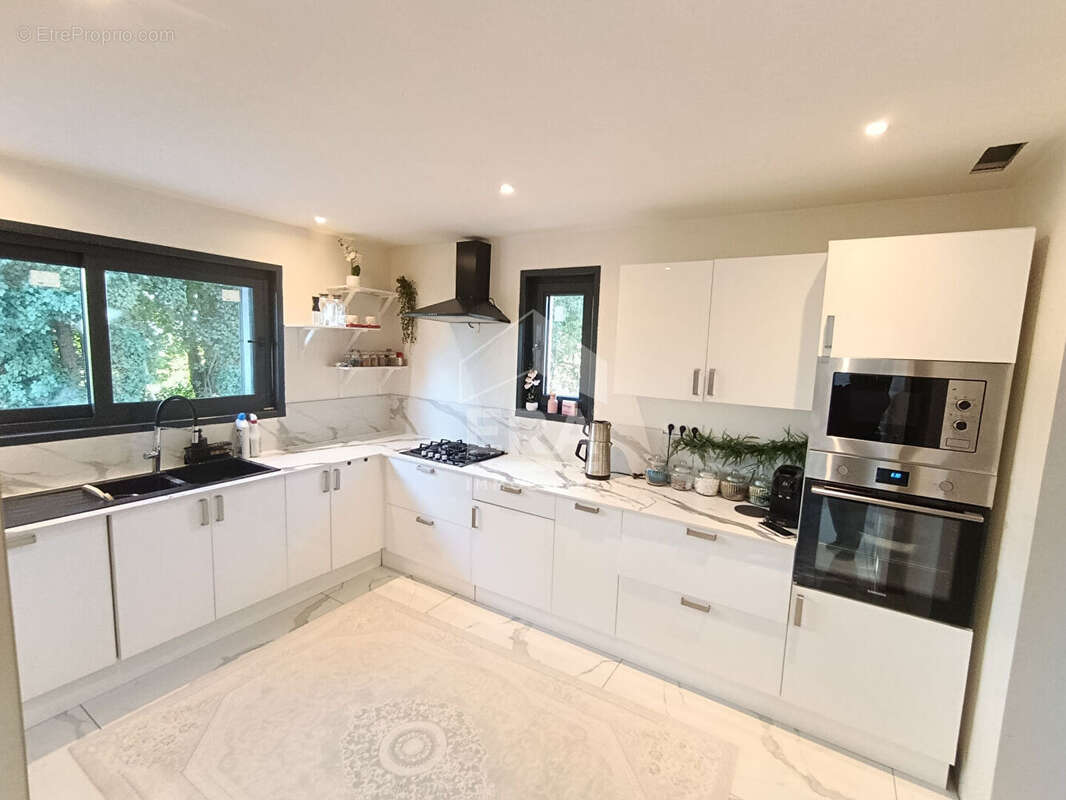 Maison à LE CANNET-DES-MAURES