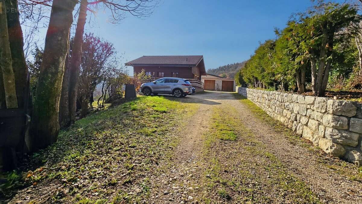 Maison à MONNETIER-MORNEX