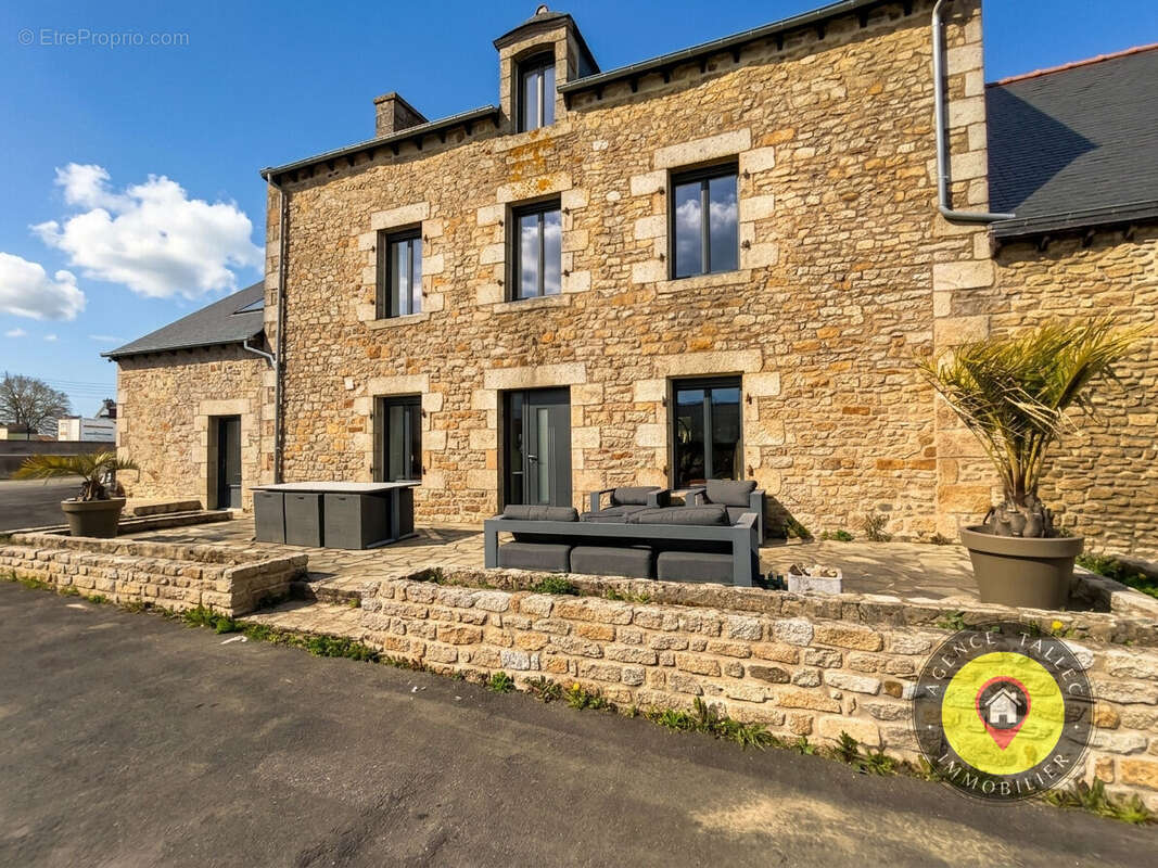 Maison à QUEVERT