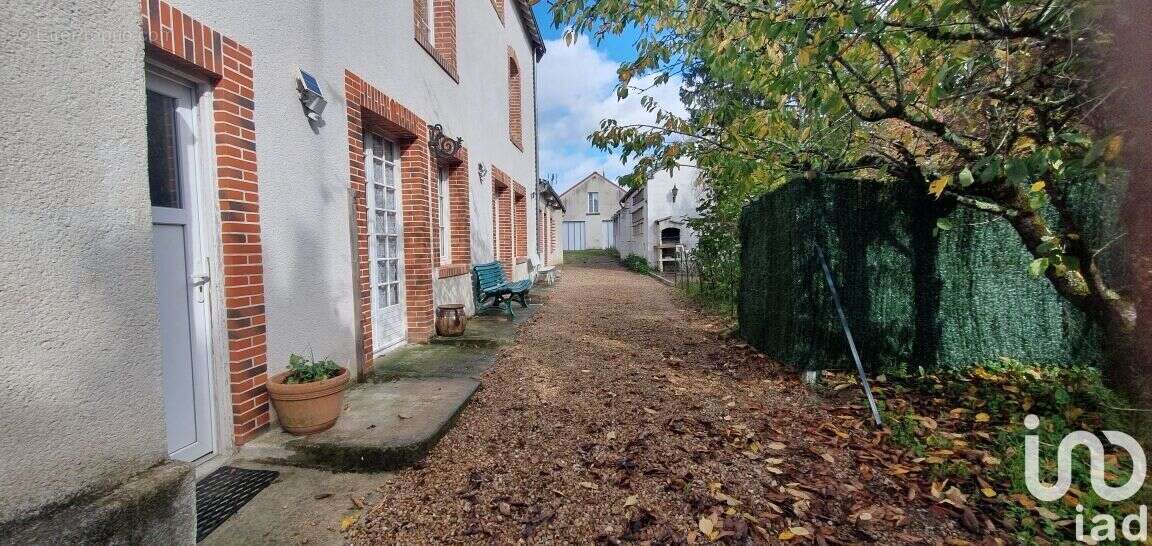 Photo 2 - Maison à CELLETTES