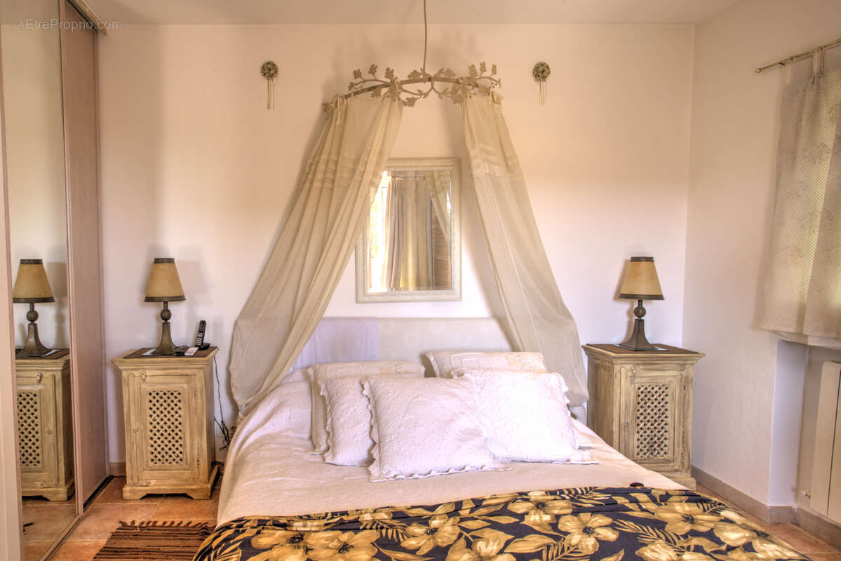  superbe villa proche de st-tropez  1 272 000 € - photo 16