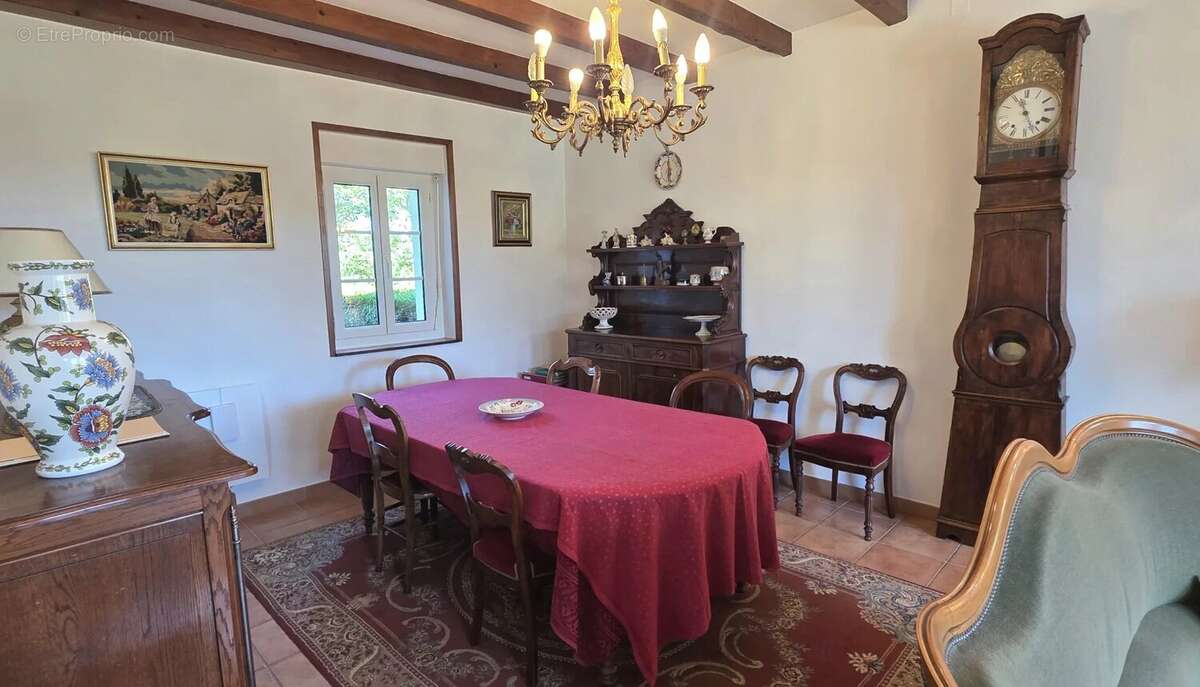 Maison à THOISY-LA-BERCHERE