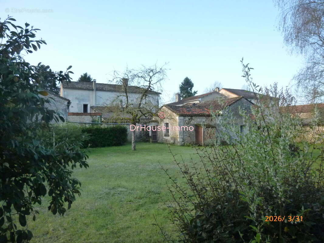 Maison à PRANZAC
