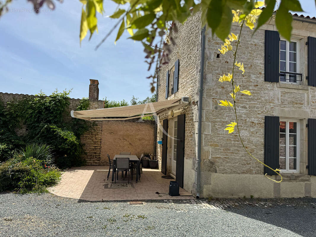 Maison VOUILLE LES MARAIS - 5 pièce(s) - 109 m2 - photo 9